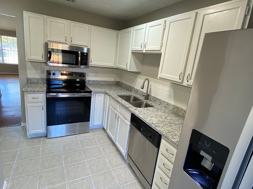 1st image of 117 Stony Creek Dr