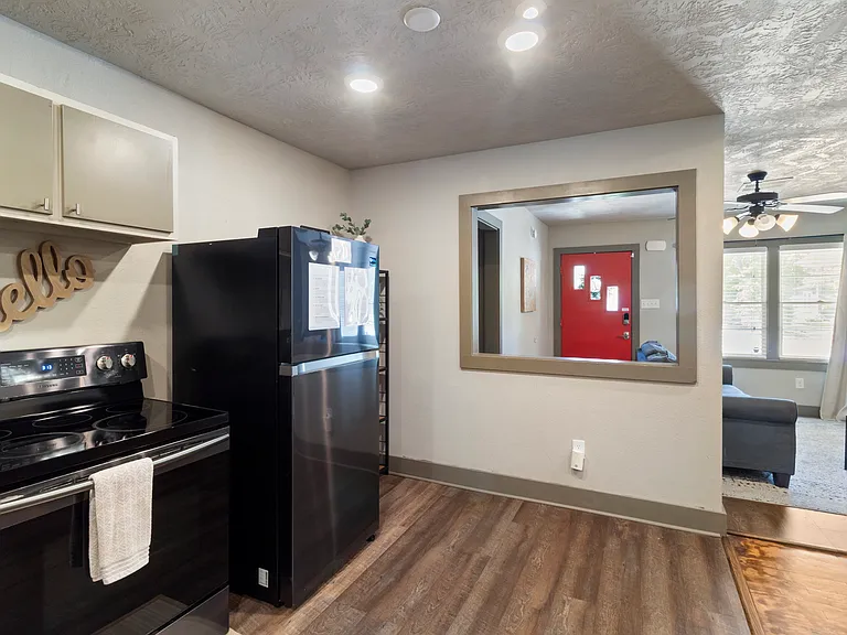 102 Moss St — Photo 10