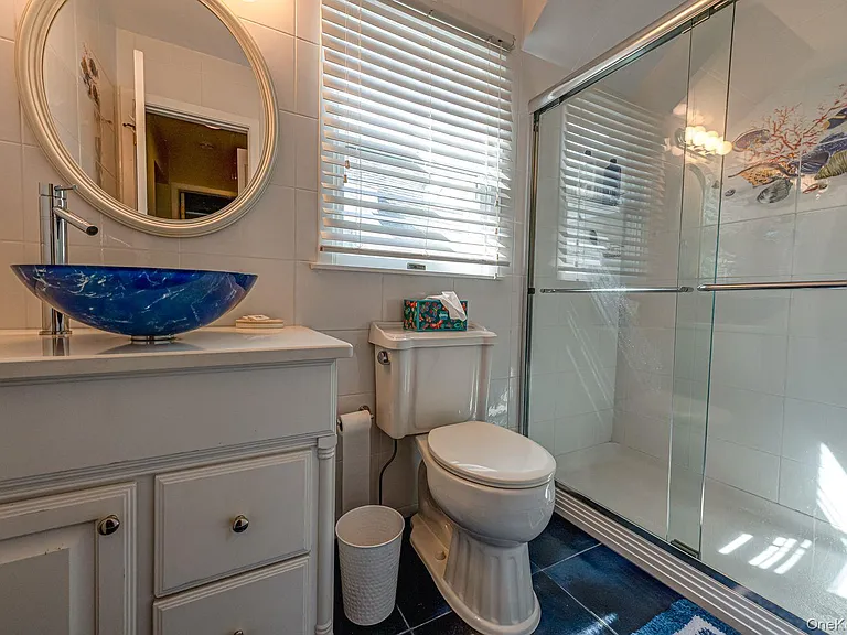 49 Canoe Place Rd #212 — Photo 7