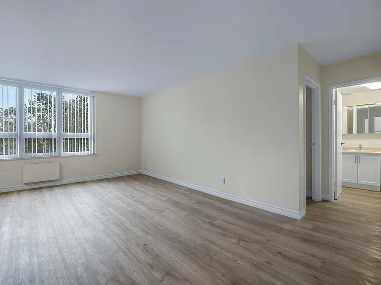 8325 Riverside Dr E — Photo 8