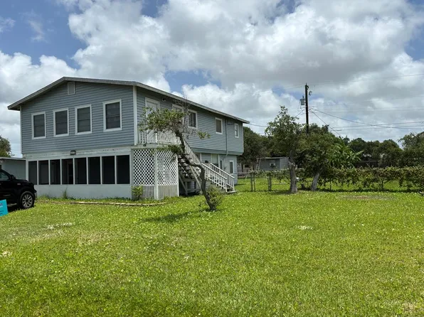 112 Sherwood Dr, Rockport, TX 78382