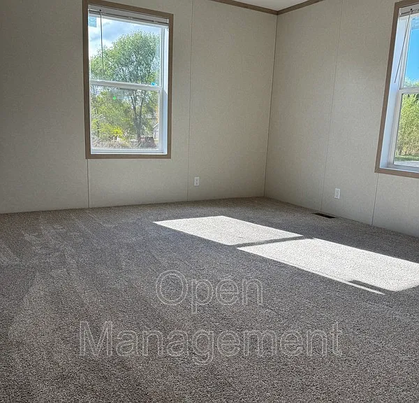 755 N Tratt St #13 — Photo 12