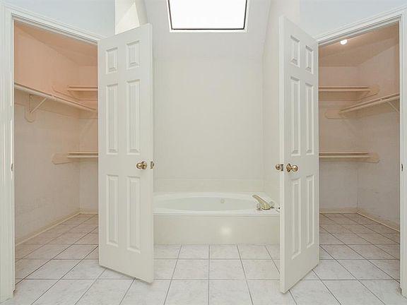 4th image of 7427 Foxton Place Ct