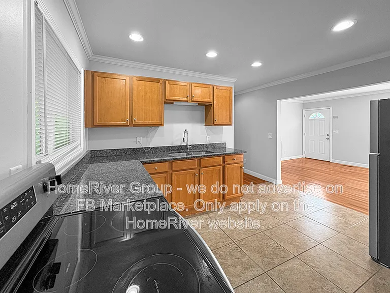 6913 Martha Ave #B — Photo 2