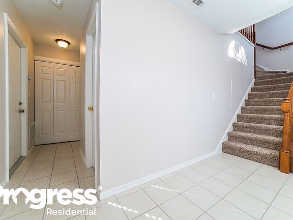 4th image of 17 Hillside Ave #B