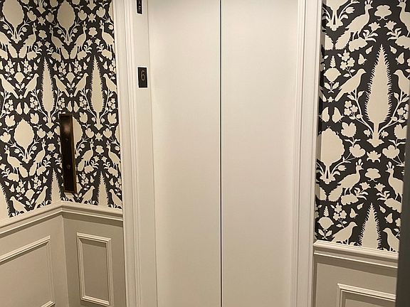 5th image of 1366 N Dearborn Pkwy #6A