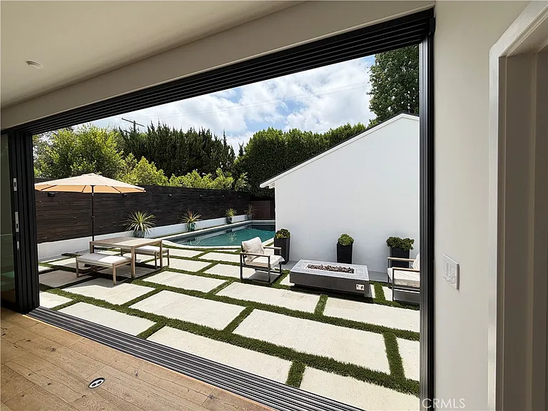4257 Shadyglade Ave — Photo 10
