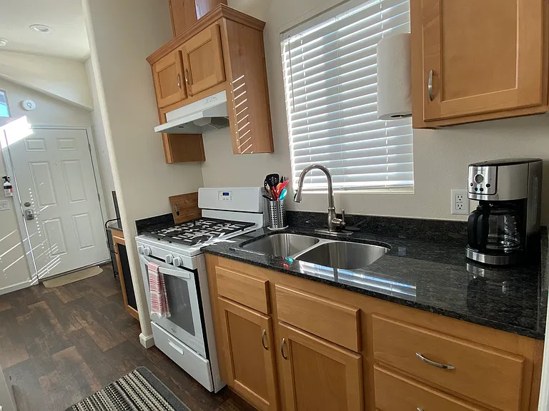 113 S Harold St #4 — Photo 4