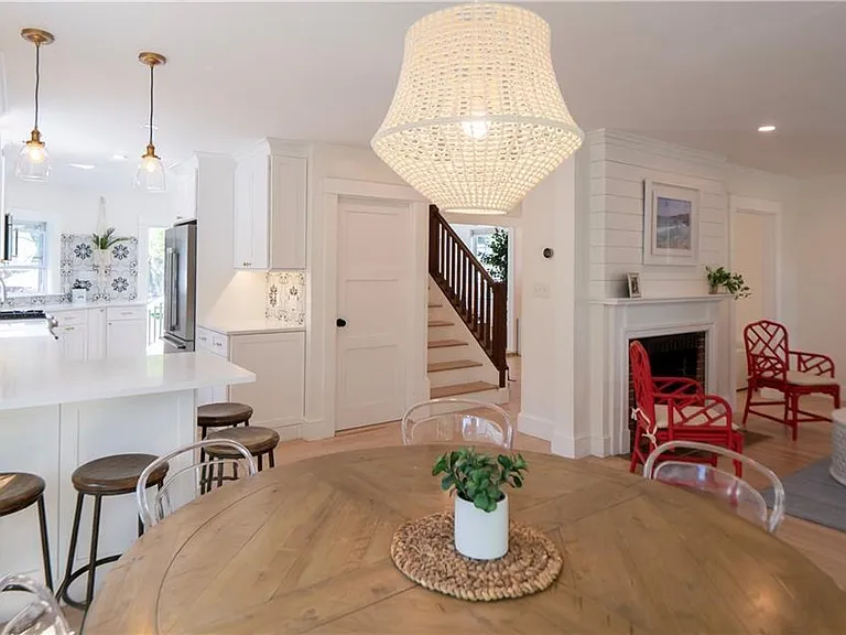122 Ruggles Ave — Photo 7