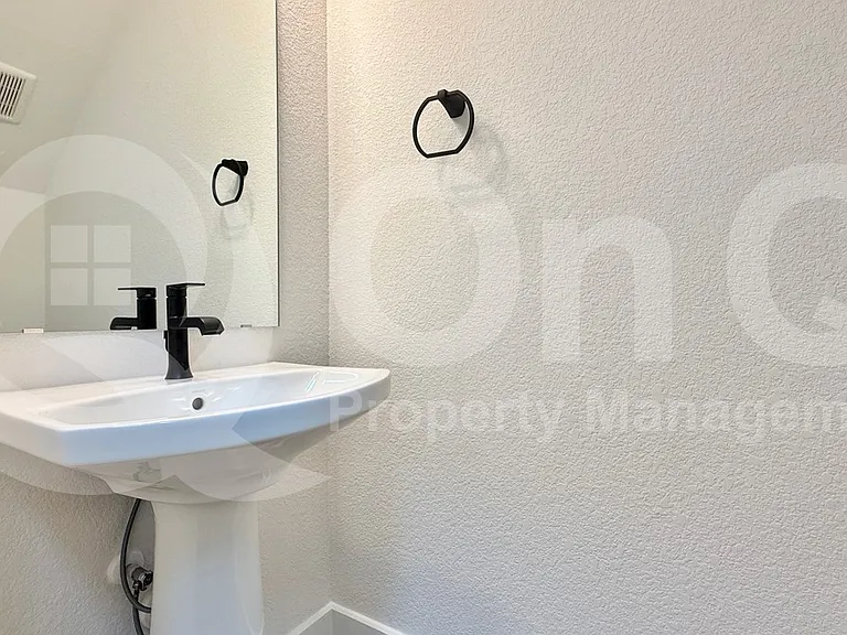1016 Brickell Loop — Photo 21