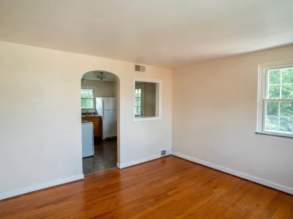 2109 5th St #2, Beaver Falls, PA 15010