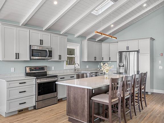 5th image of 78 Winding Cove Rd