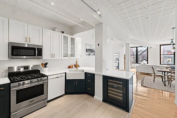 Sold by Compass | media 5