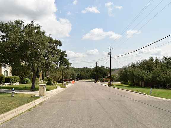 5th image of 435 E Tanglewood Dr