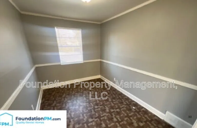 1570 Rebecca St — Photo 11