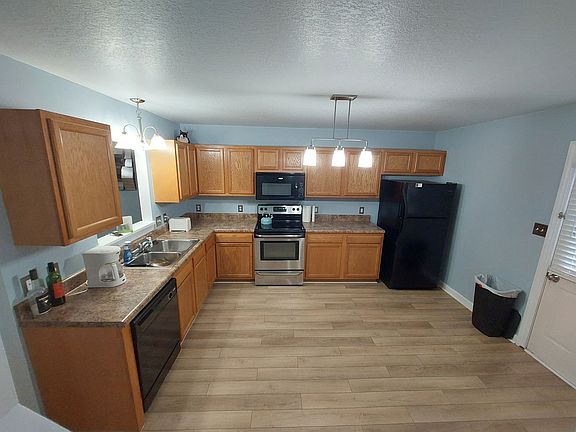 4th image of 205 Ashwood Dr