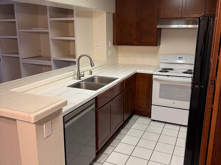 9120 Gramercy Dr #322 — Photo 4