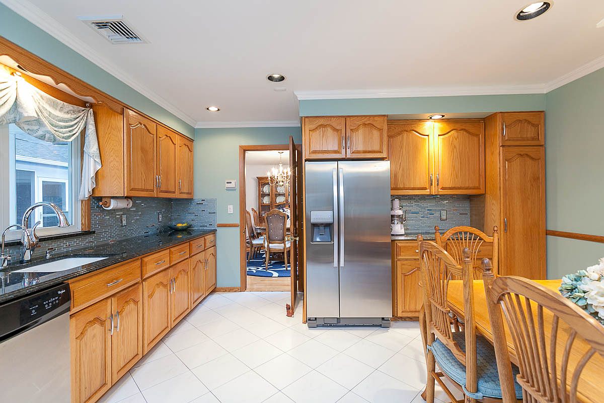 91 Vanderbilt Blvd, Oakdale, NY 11769 Zillow