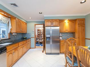 91 Vanderbilt Blvd, Oakdale, NY 11769