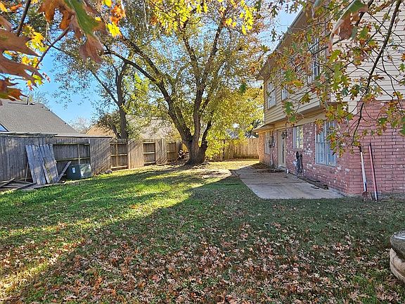 3rd image of 13303 Bridgepath Ct