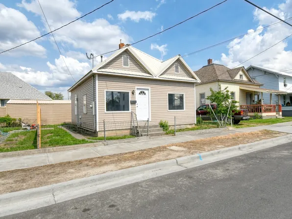 408 SW 8th St, Pendleton, OR 97801