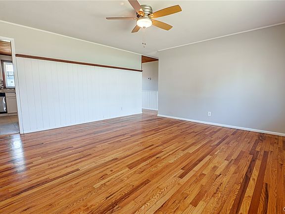 5th image of 326 Glen Rd N