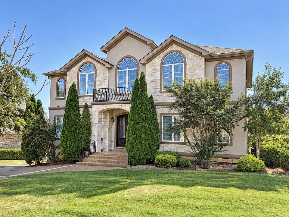 1st image of 528 Ridgecrest Ln