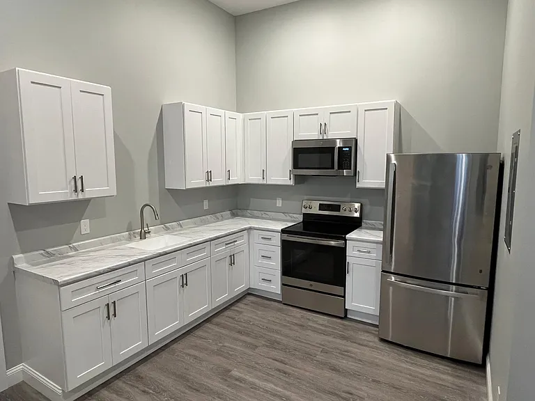 82 Main St #4 — Photo 1