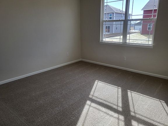 4th image of 1443 Byron St