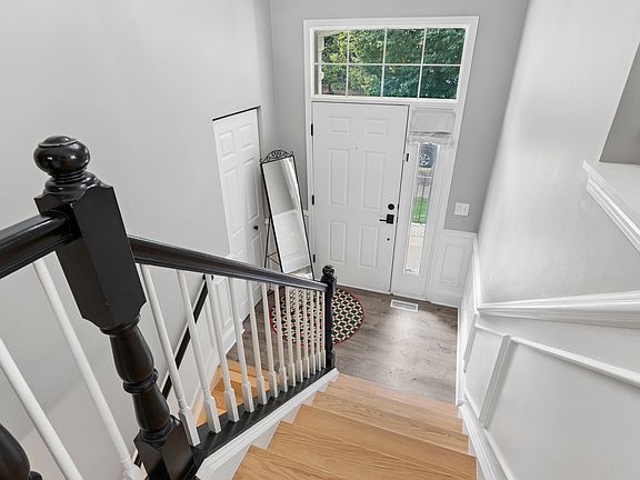 2nd image of 5521 Cambridge Way