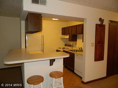 4th image of 44710 Beechwood Ct #6A
