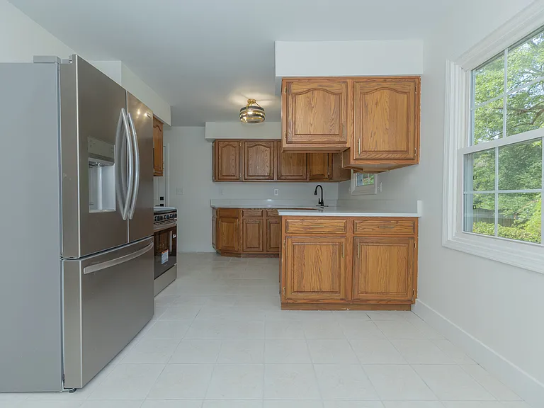 711 Carole Pl — Photo 8