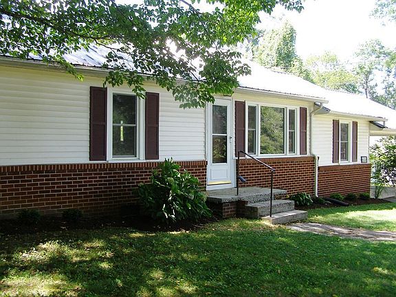 2nd image of 470 E Main St