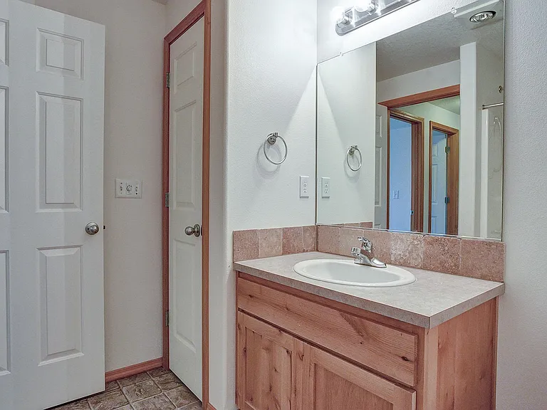 2215 Sam Parrett Dr — Photo 19