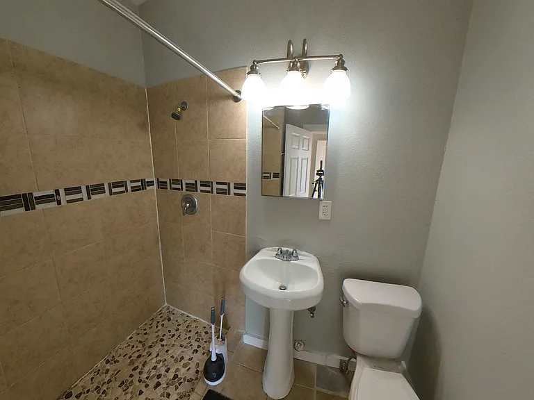 538 Kayton Ave #538 — Photo 11