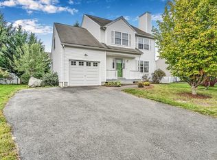8 Canter Ln, Franklin, MA 02038