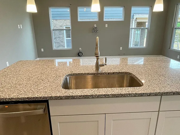 Granite Island & SS Dishwasher