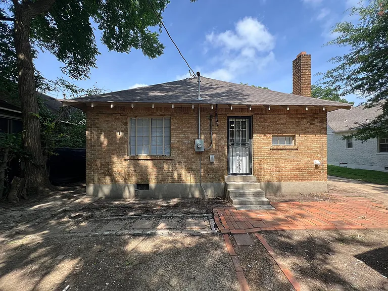 904 Maury St — Photo 13