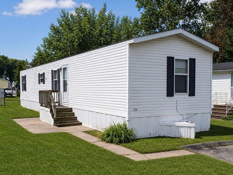 1st image of 116 Pinewood Est #116