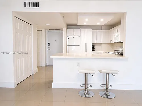 1865 S Ocean Dr #8I Photo 1
