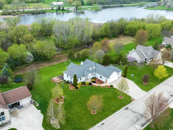 877 Green Bay DRIVE, Mayville, WI 53050