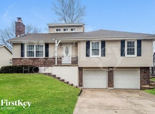 1304 Lee Ln, Raymore, MO 64083