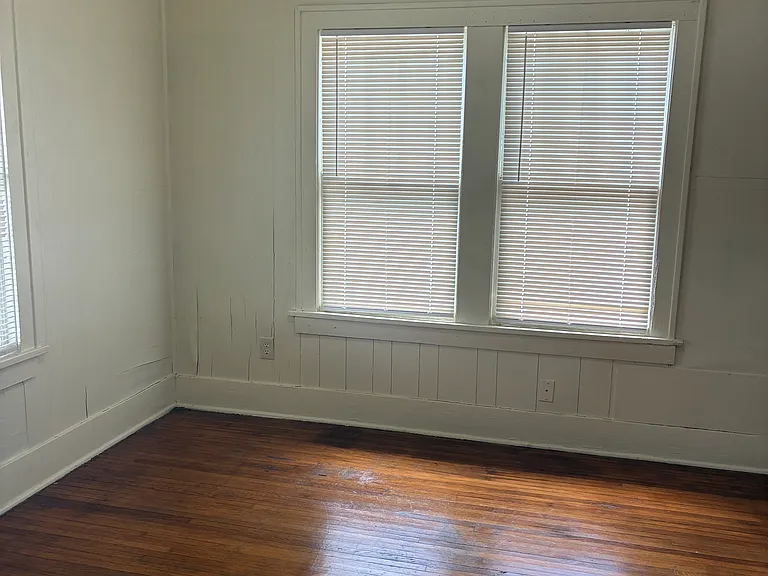 326 S Zunis Ave — Photo 9