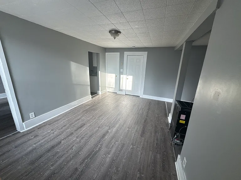 94 E Main St #3L — Photo 8