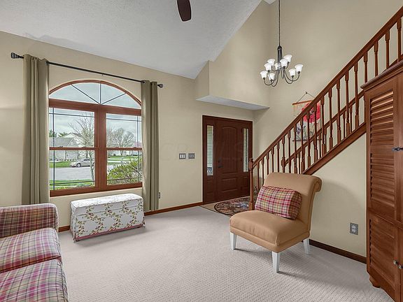 5th image of 3505 Lake Louise Dr