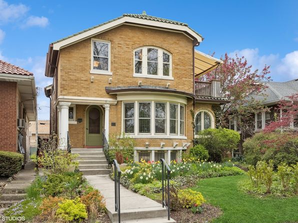 22 Le Moyne Pkwy, Oak Park, IL 60302