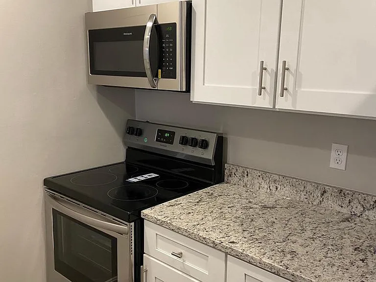 34 Hancock Pl NE — Photo 2