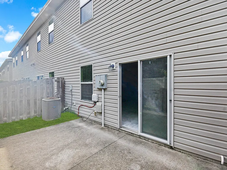 266 Moultrie Village Ln — Photo 32