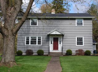 7 Burt Ln, Fayetteville, NY 13066