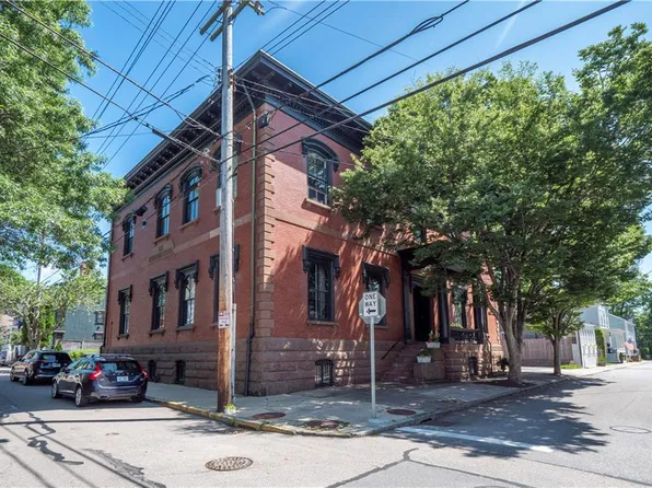 11 Willow St APT 5, Newport, RI 02840